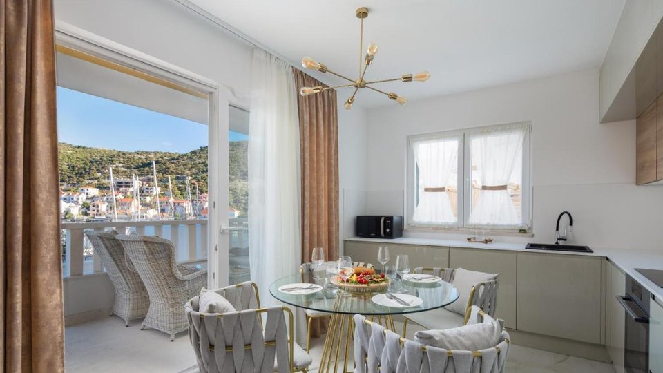 Luxury apartment villa first row to the sea - Marina!