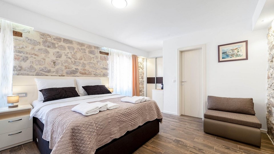 Appartamento ristrutturato con quattro unità turistiche nel centro di Sebenico!