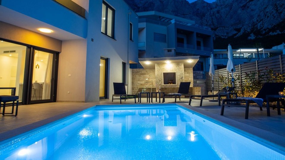 New attractive villa with beautiful sea view in Makarska!