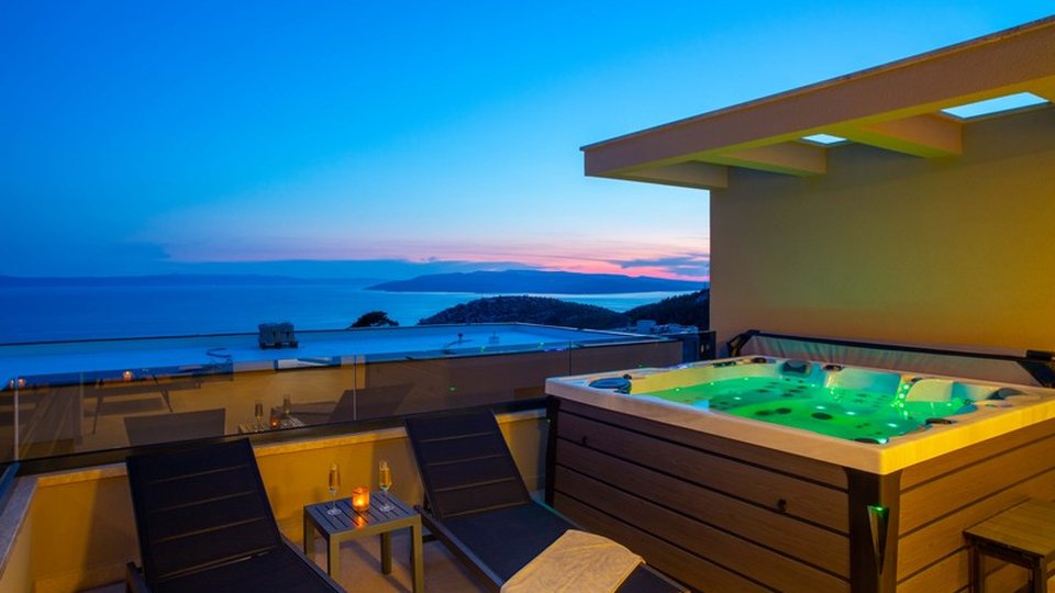 Neue attraktive Villa mit Pool in Makarska!