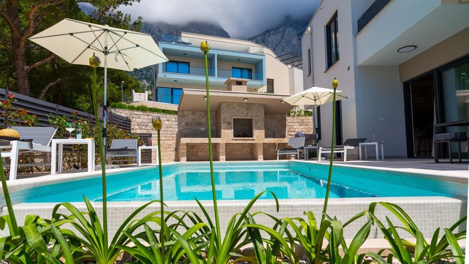 Neue attraktive Villa mit Pool in Makarska!