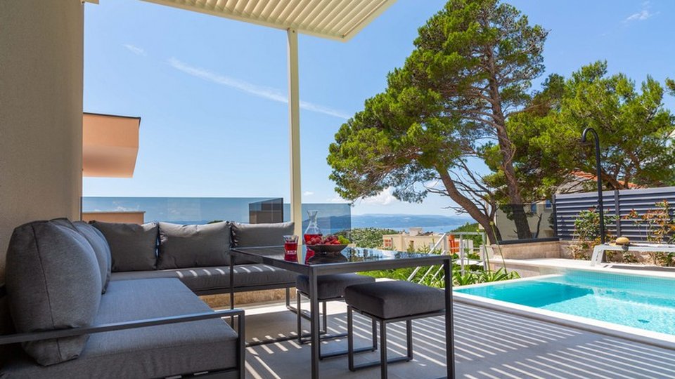 New attractive villa with beautiful sea view in Makarska!