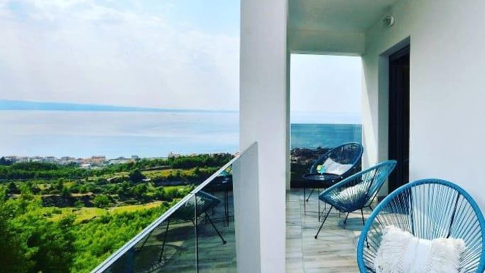 Luksuzna vila s panoramskim pogledom na morje v bližini Splita!