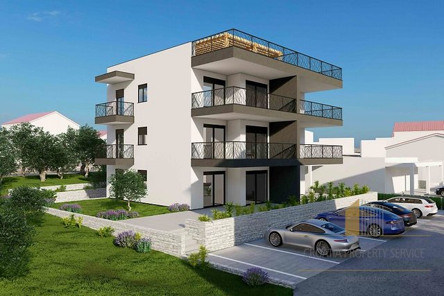 Apartment mit Garten in einem modernen Neubau 200 m vom Strand entfernt auf der Insel Čiovo!