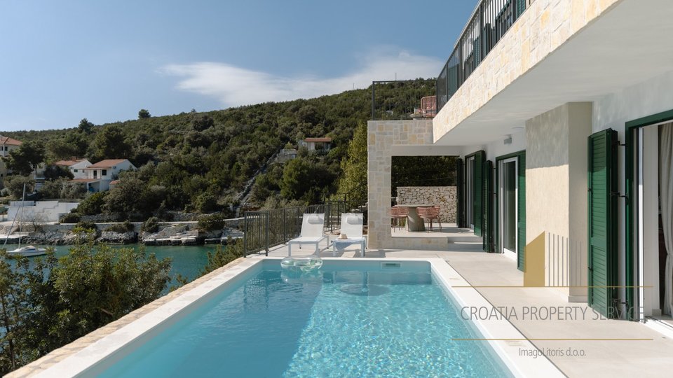 Exclusive Rent to Buy Offer: Luxurious Haven in Vinišće – Stone Traditional Home with a Modern Twist!"