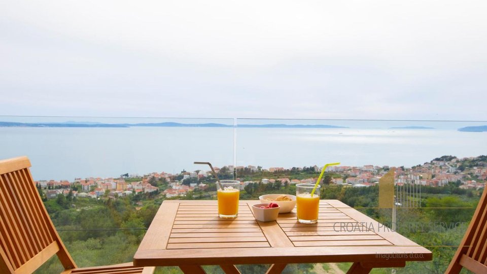 Stadtvilla mit Panoramablick auf das Meer und die Stadt Split - Podstrana!