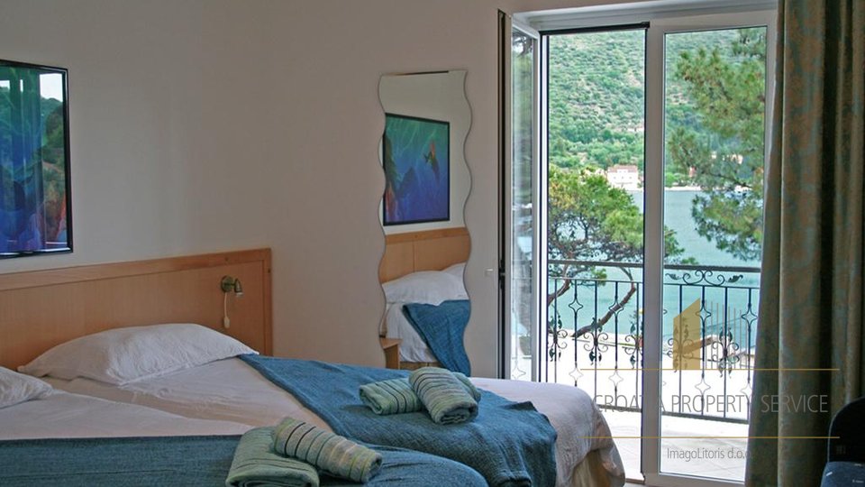 BEAUTIFUL VILLA IN FIRST ROW TO THE SEA, UNIQUE LOCATION IN THE DUBROVNIK ENVIRONMENT!
