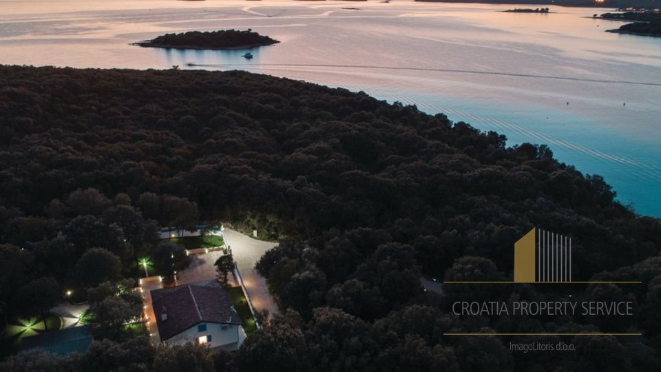 A beautiful house in an attractive location, location 50 m from the sea - Rovinj!