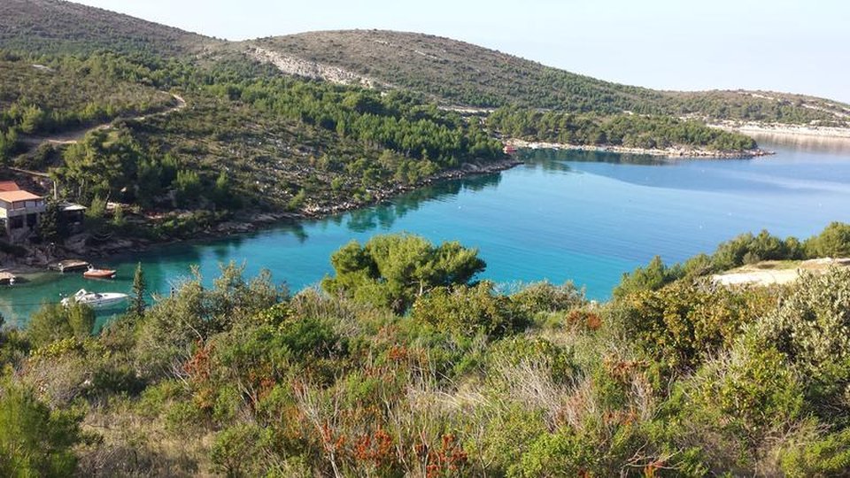 Attractive agricultural land in the OPG zone 70 m from the sea - Hvar!