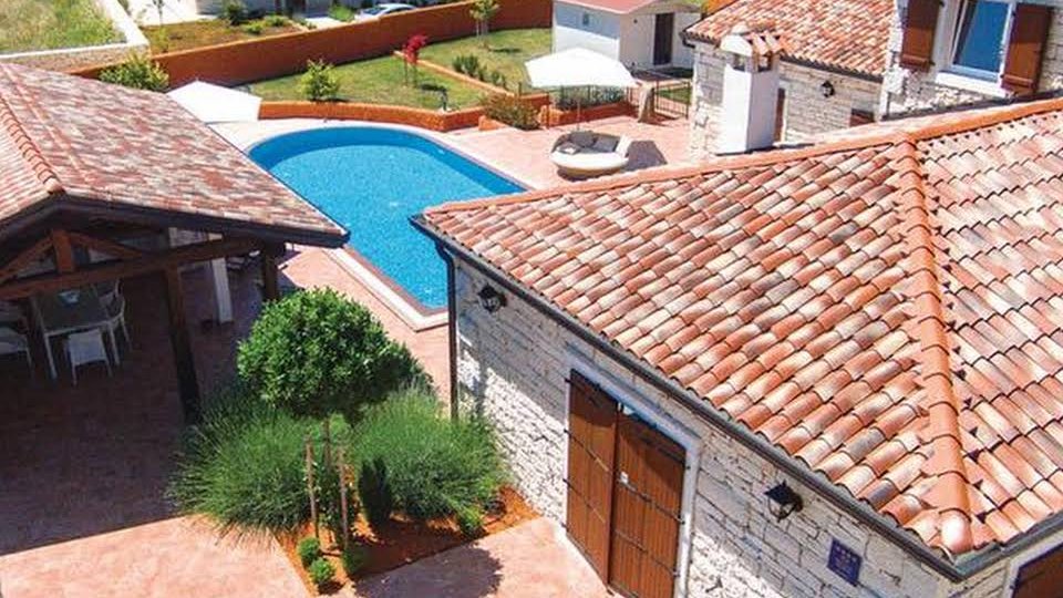 Bellissima villa in pietra con piscina e ampio giardino - Svetvinčenat, Istria!