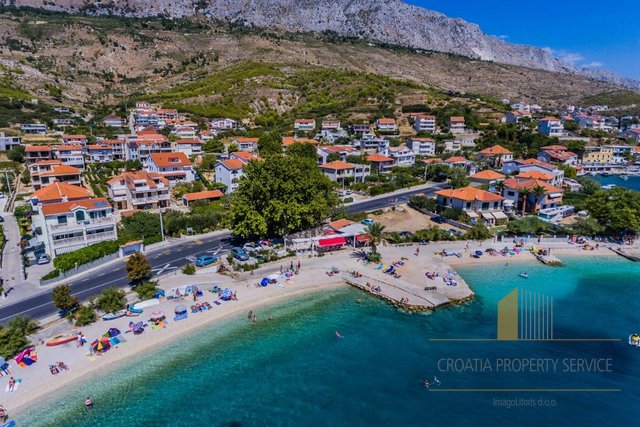 Građevinsko zemljište s pogledom na more u okolici Splita!