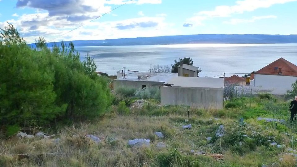 Building land with a view of the sea in the vicinity of Split!