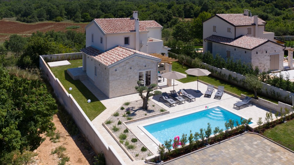 Čudovita vila z bazenom in vrtom - Tar, Istra!