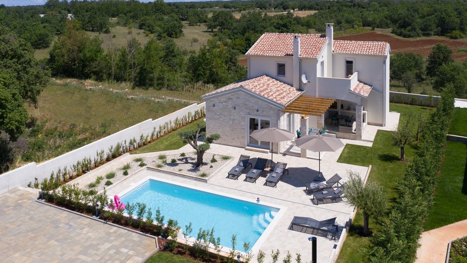 Čudovita vila z bazenom in vrtom - Tar, Istra!
