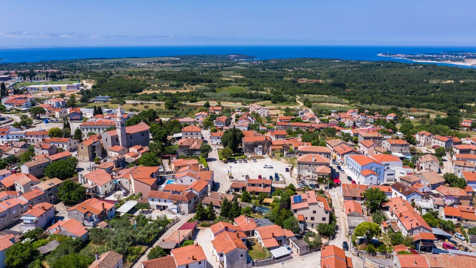 Bellissima villa con piscina e giardino - Tar, Istria!