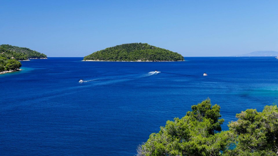A wonderful 4* boutique hotel in a great location 50 m from the sea - Vela Luka!