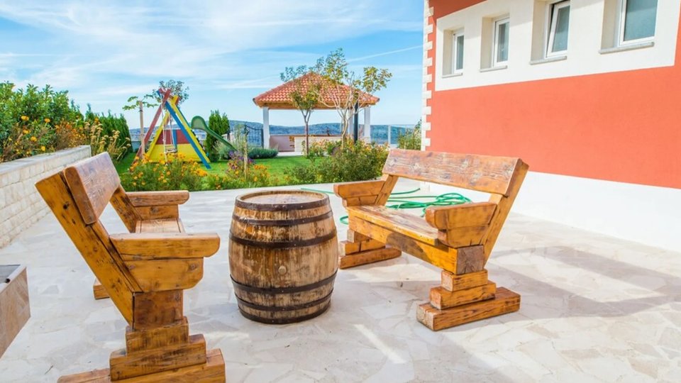 Luksuzna vila s panoramskim pogledom na mesto, morje in otoke v bližini Splita!