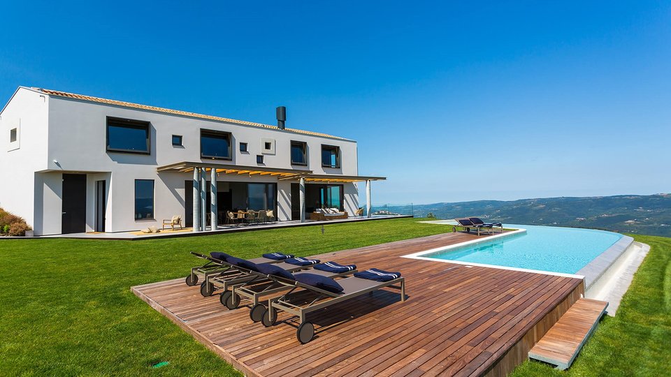 Incantevole villa di design con uliveto e 5 ore di terreno - Montona, Istria!