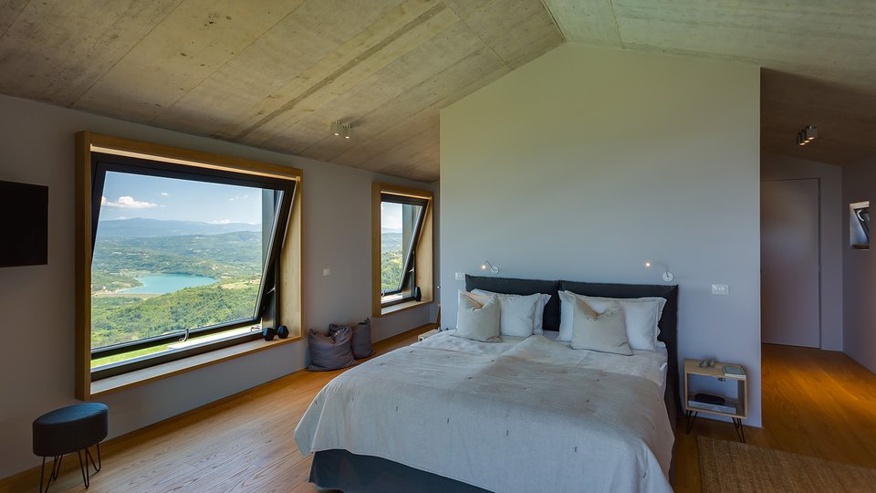 Modern designer villa with olive grove and 5 h of land - Motovun, Istria!