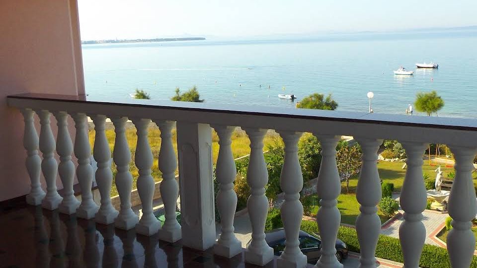 Schönes Apartmenthaus 30 m vom Meer entfernt auf der Insel Vir!