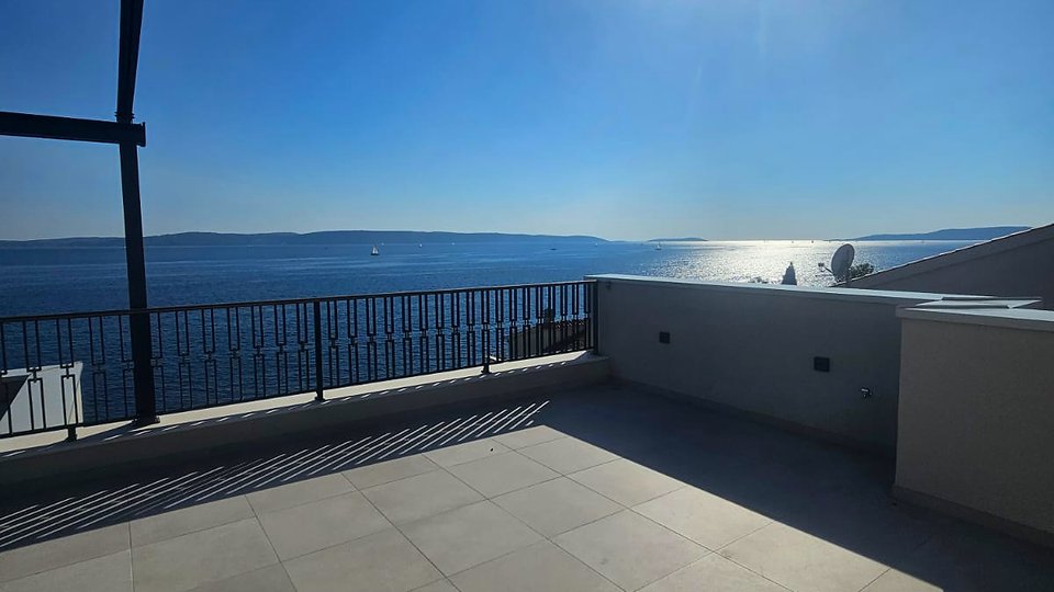 Luxusvilla in zweiter Reihe zum Meer mit freiem Blick auf das Meer und die Inseln! - Ciovo, Trogir!