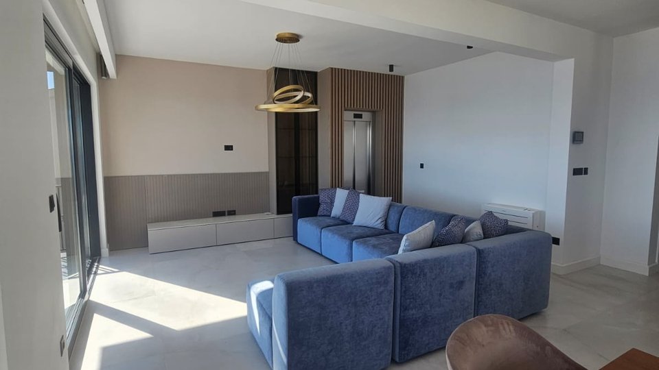 Casa, 225 m2, Vendita, Trogir - Čiovo