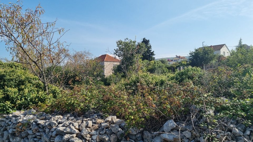 Building plot of 1600 m2 in an attractive location