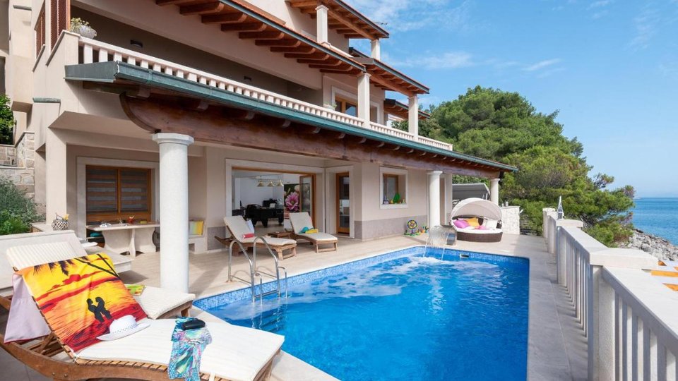 An exceptional villa in an exclusive location, first row by the sea on the island of Korčula!