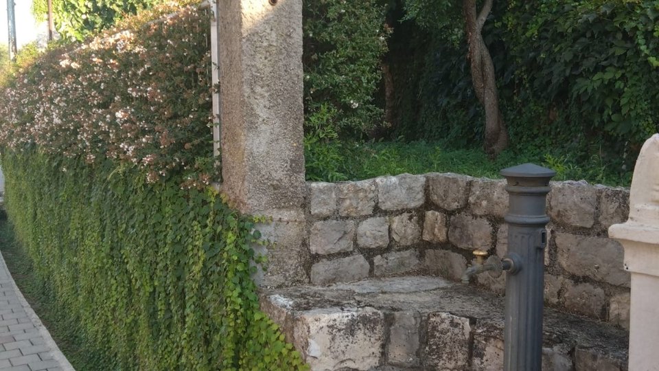 Čudovita prenovljena kamnita vila v bližini Dubrovnika!