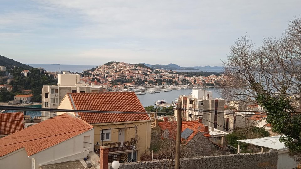 Ein Haus mit großem Potenzial und wunderschönem Blick auf das Meer – Dubrovnik!