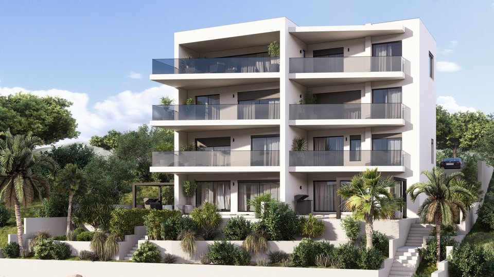 Luksuzni penthouse u novogradnji  1. red uz more u okolici Trogira!