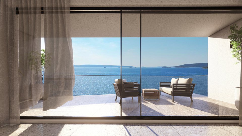 Luksuzni penthouse 1. red ob morju v bližini Trogirja!