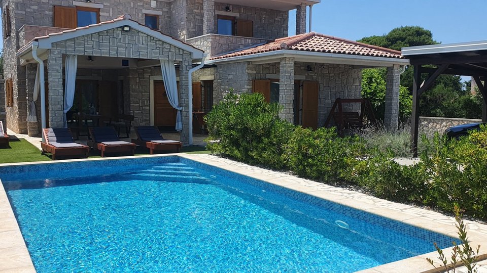 Luxurious stone villa with a beautiful view of the sea on the island of Ugljan!