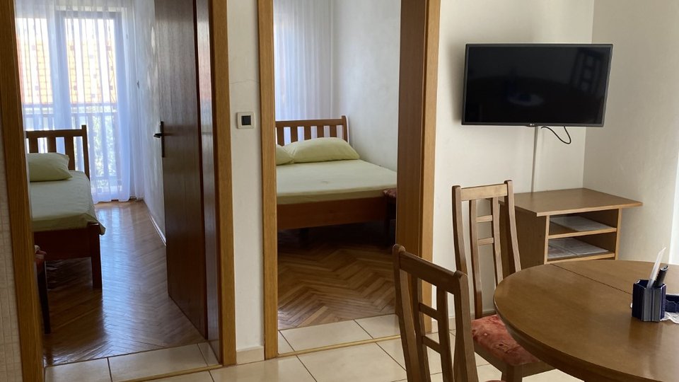 Apartmenthaus 100 m vom Meer entfernt in einem Touristenort auf der Halbinsel Čiovo!