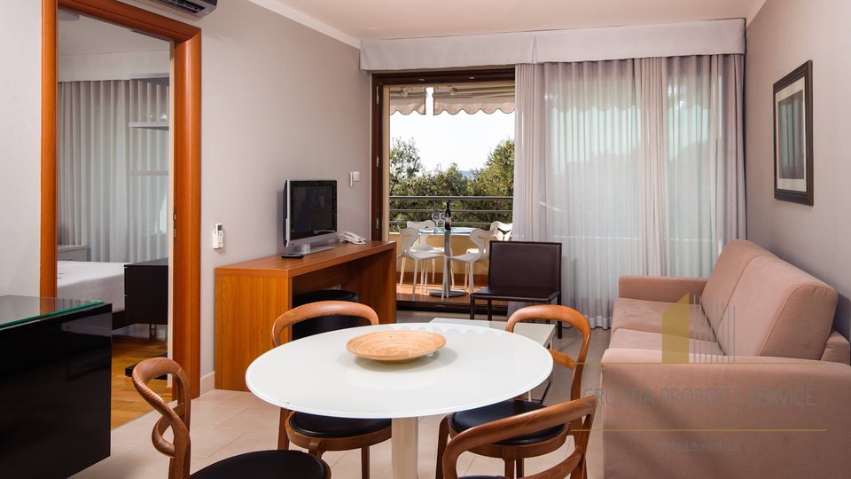 Offerta fantastica: un appartamento in un lussuoso resort a 5 stelle vicino a Spalato, di nuovo in vendita!
