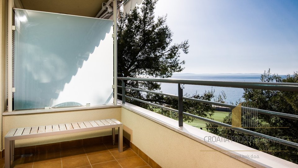 Fantastisches Angebot – eine Wohnung in einem luxuriösen 5-Sterne-Resort in der Nähe von Split, wieder zum Verkauf!