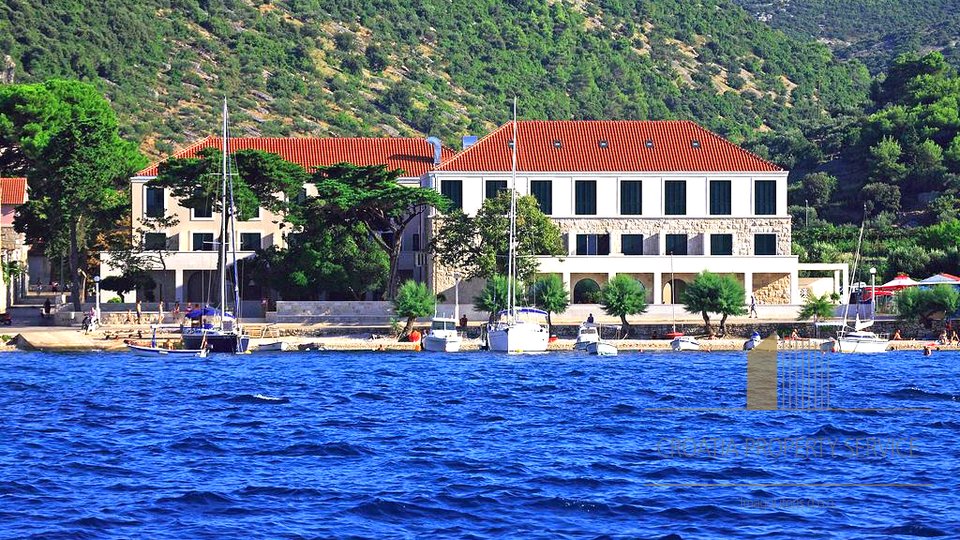 Luxus-Hotel in einzigartiger Lage erste Reihe zum Meer, Insel Brač!