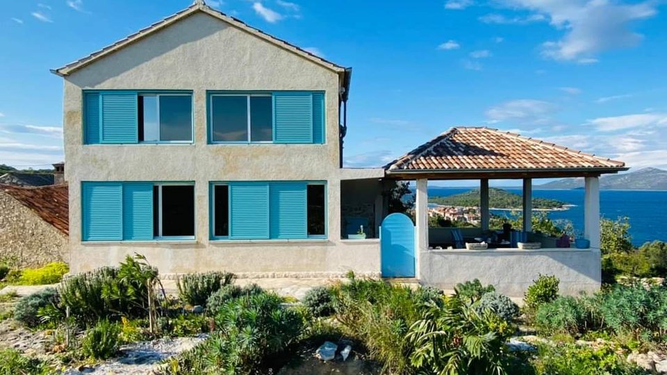 Charming stone house with a panoramic view of the sea near Zadar!