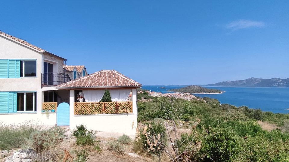 Šarmantna kamena kuća s panoramskim pogledom na more u okolici Zadra!