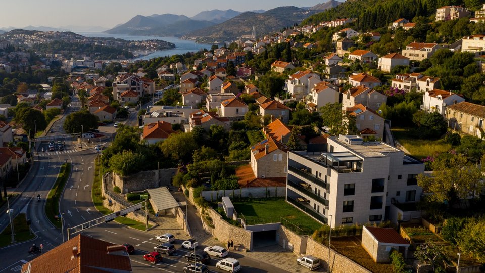 Luxuriöses Wohngebäude mit wunderschönem Blick auf die Stadt und das Meer – Dubrovnik!