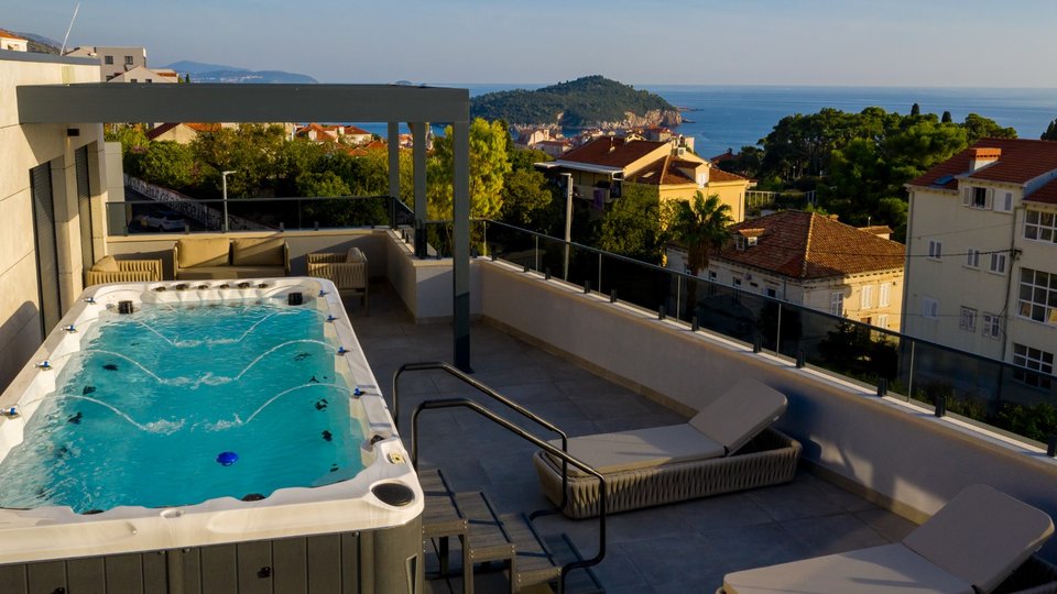 Luxuriöses Wohngebäude mit wunderschönem Blick auf die Stadt und das Meer – Dubrovnik!