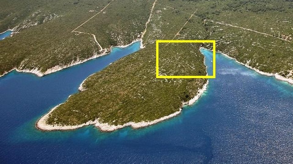 Agricultural land by the sea - island of Hvar!
