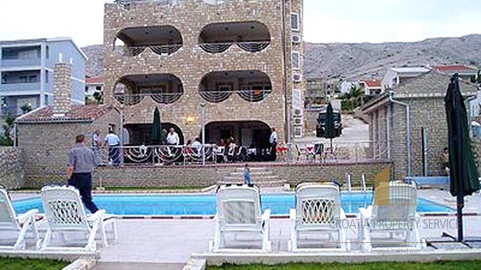 APARTHOTEL FIRST ROW TO THE SEA, EXCELLENT LOCATION! PAG
