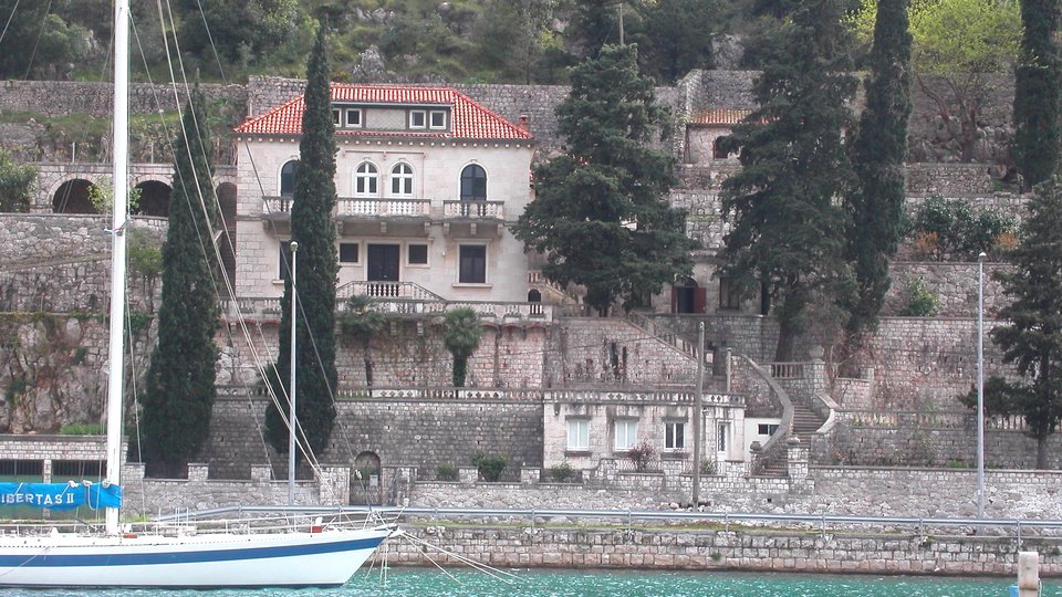 Красивая каменная вилла недалеко от пристани ACY - Дубровник!