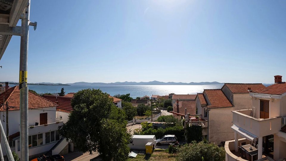Luksuzni stan s krovnom terasom i predivnim pogledom na more - Zadar!