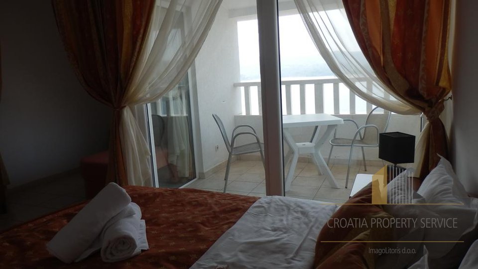 BEAUTIFUL MINI HOTEL FIRST ROW TO THE SEA, ISLAND OF ŠOLTA!