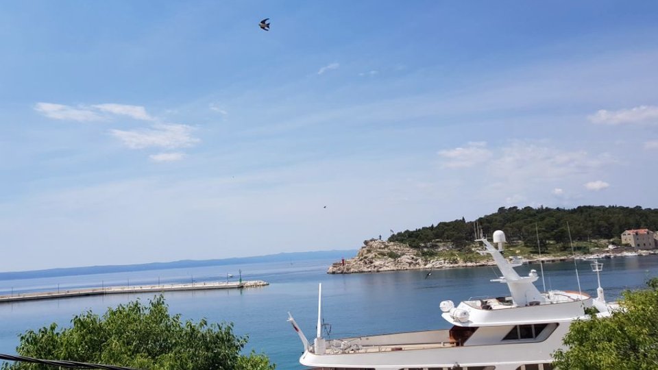 Attractive two-room apartment on the waterfront in Makarska!