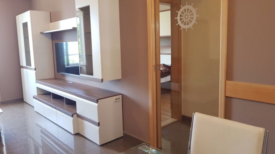 Attraktive Zweizimmerwohnung direkt am Wasser in Makarska!