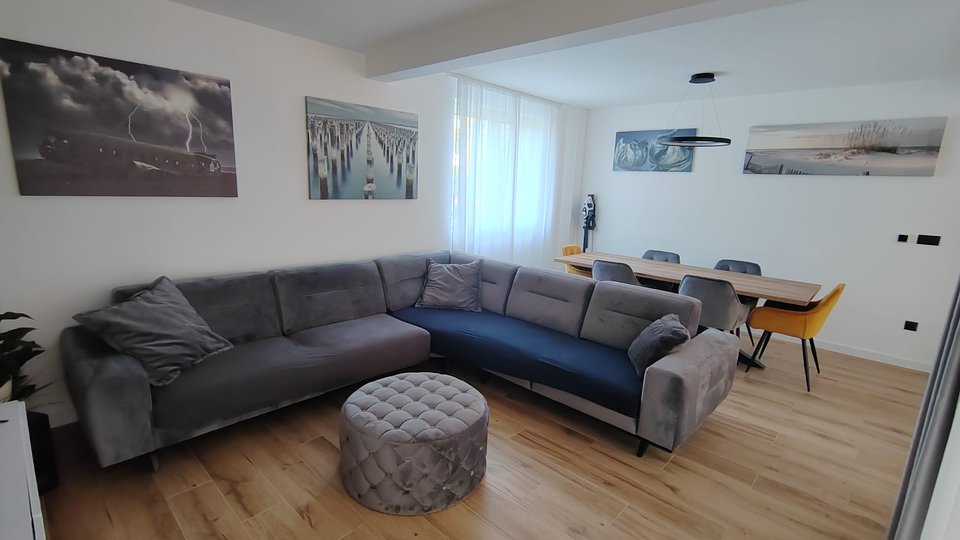 Spacious modern apartment in an attractive location 400 m from the sea - Kaštela!