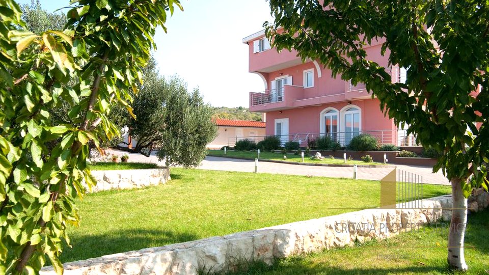 APARTMENT VILLA SITUATED AT ALMOST UNTOUCHED NATURE WITH BEAUTIFUL VIEW TO PRIMOSTEN!